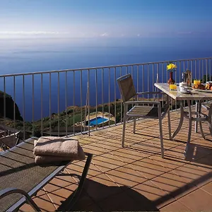 https://village-cabo-girao-camara-de-lobos.madeira-islandshotels.com