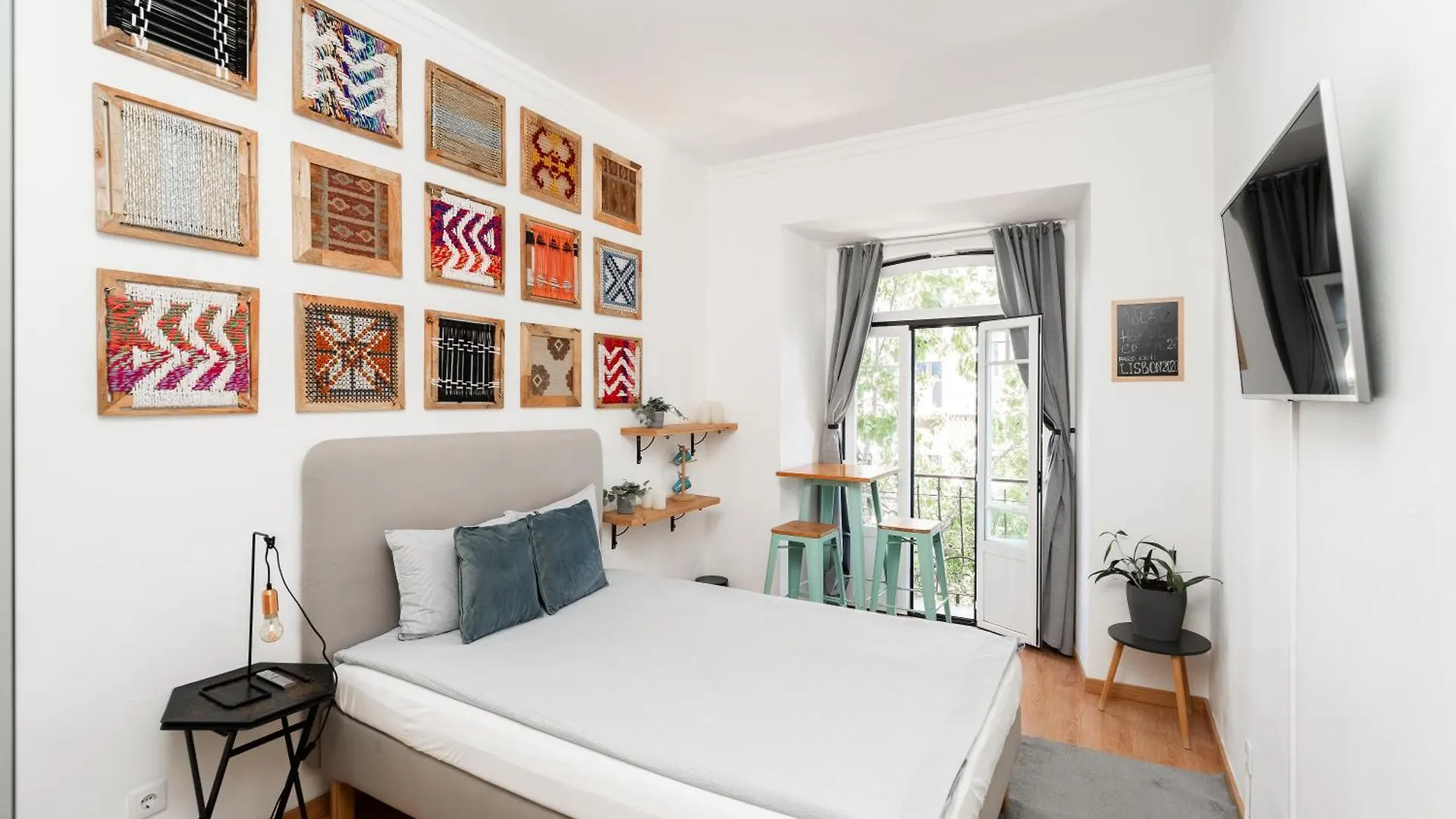 Hostel Crespo Lisbon Portugal